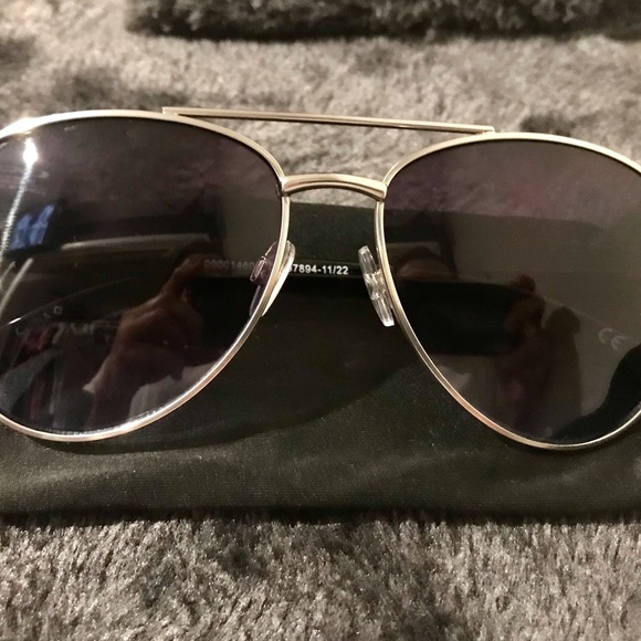 Women's Aviator Sunglasses - Picture 3 of 3